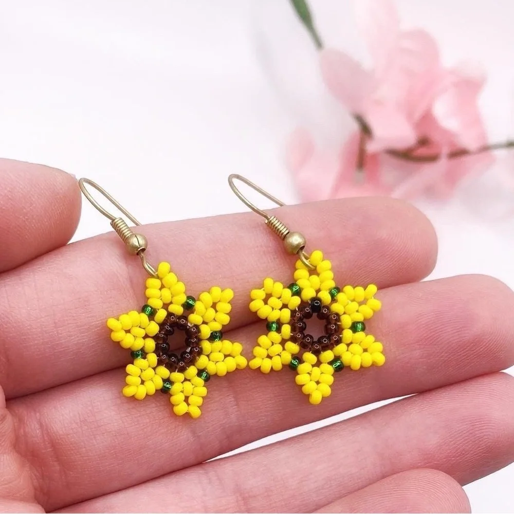 Handmade Sunflowers Dainty flower earrings made with Czech glass seed beads NWT - Picture 3 of 10